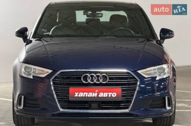 Седан Audi A3 2018 в Киеве