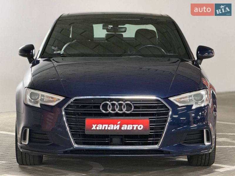 Седан Audi A3 2018 в Киеве