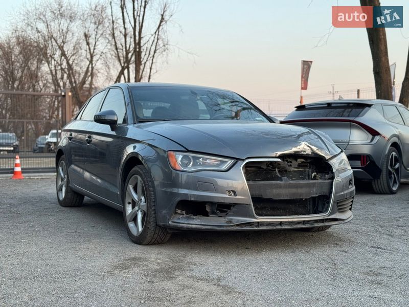 Седан Audi A3 2015 в Львові