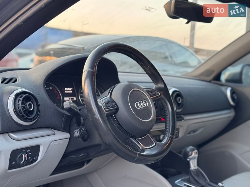Седан Audi A3 2015 в Львові