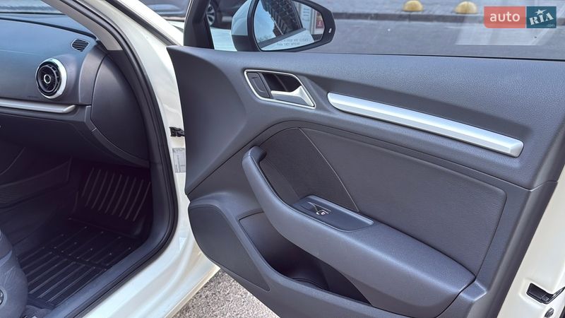 Хэтчбек Audi A3 2014 в Одессе