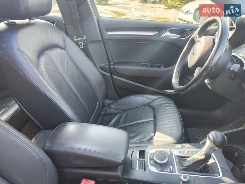 Седан Audi A3 2015 в Ровно