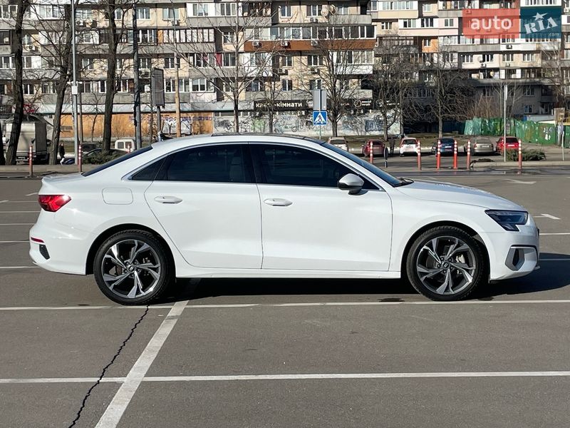 Седан Audi A3 2022 в Киеве