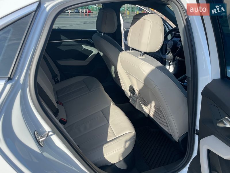 Седан Audi A3 2022 в Киеве