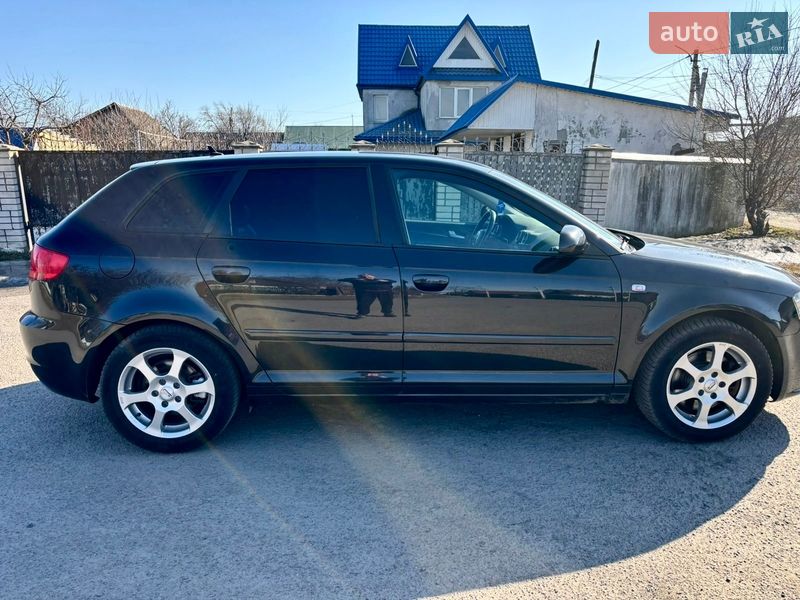 Хэтчбек Audi A3 2004 в Староконстантинове