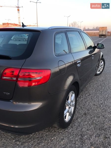 Хетчбек Audi A3 2013 в Чернівцях