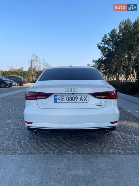 Седан Audi A3 2018 в Днепре