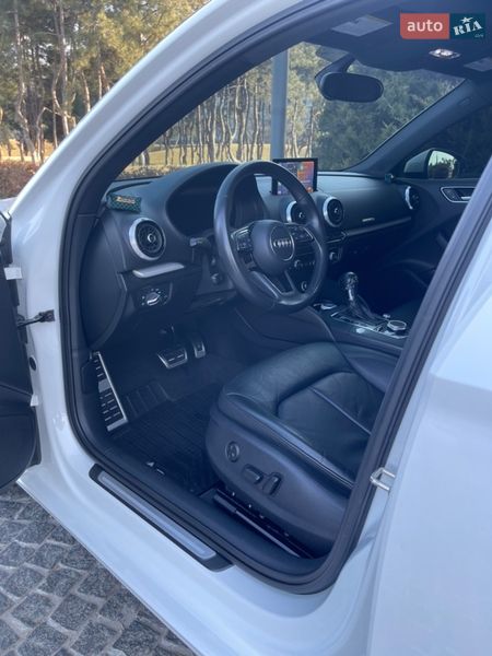 Седан Audi A3 2018 в Днепре