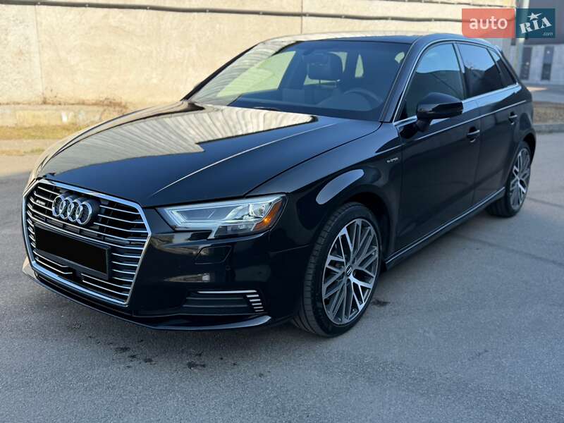 Хетчбек Audi A3 2018 в Києві