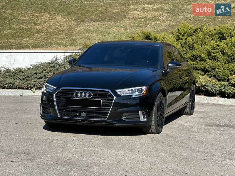 Седан Audi A3 2017 в Полтаве