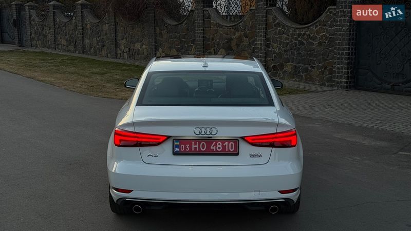 Седан Audi A3 2017 в Луцке