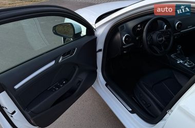 Седан Audi A3 2017 в Луцке