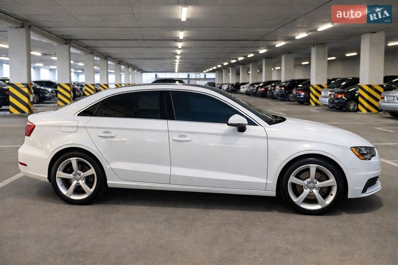Седан Audi A3 2014 в Дубровице
