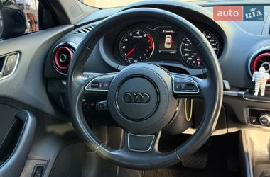 Седан Audi A3 2015 в Львове