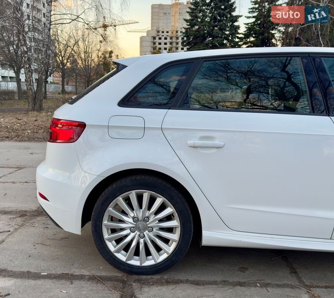 Хетчбек Audi A3 2016 в Києві фото 12 Хетчбек Audi A3 2016 в Києві