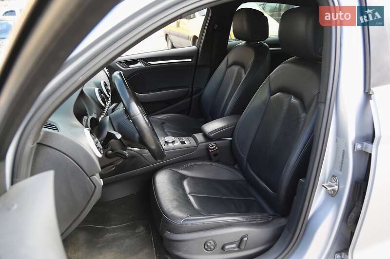 Седан Audi A3 2017 в Киеве