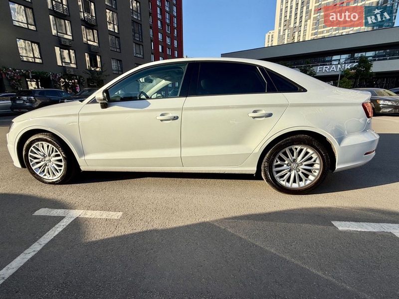 Седан Audi A3 2016 в Киеве