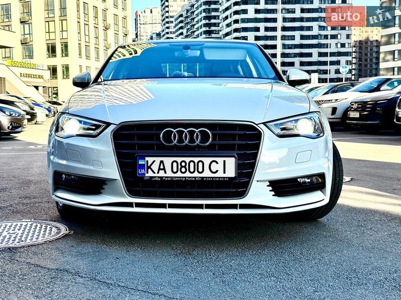 Седан Audi A3 2016 в Киеве