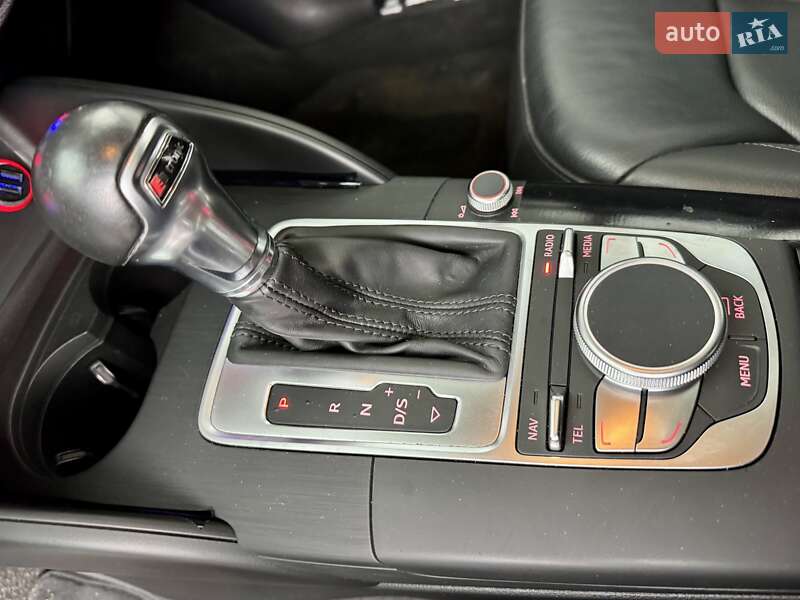 Седан Audi A3 2016 в Киеве