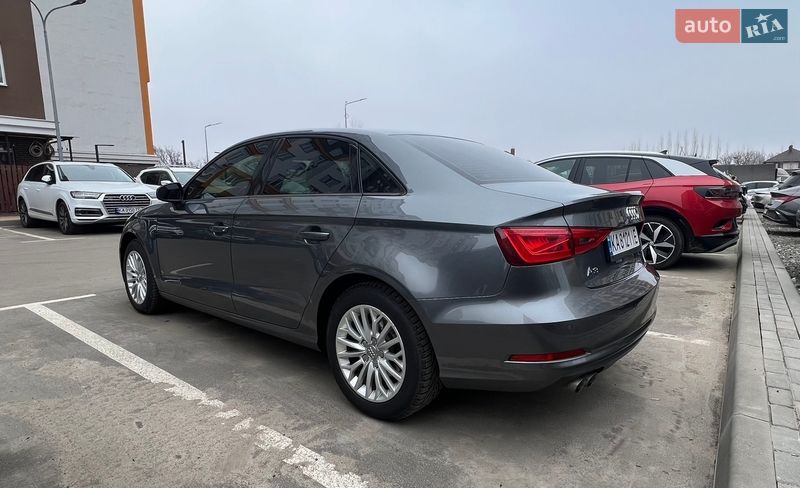 Седан Audi A3 2016 в Киеве