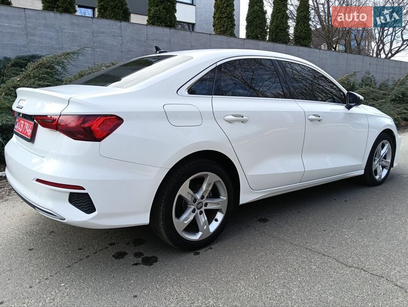 Седан Audi A3 2021 в Гатном