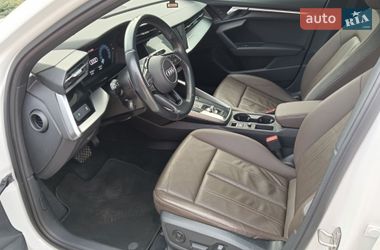 Седан Audi A3 2021 в Гатном