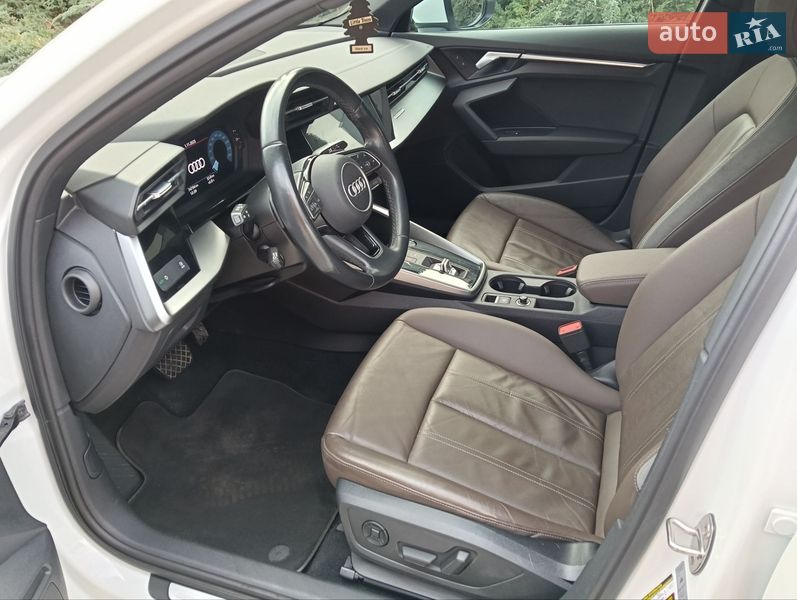 Седан Audi A3 2021 в Гатном