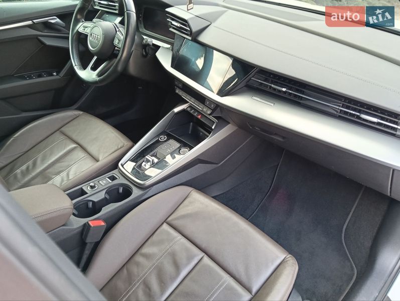 Седан Audi A3 2021 в Гатном