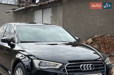 Седан Audi A3 2015 в Львове
