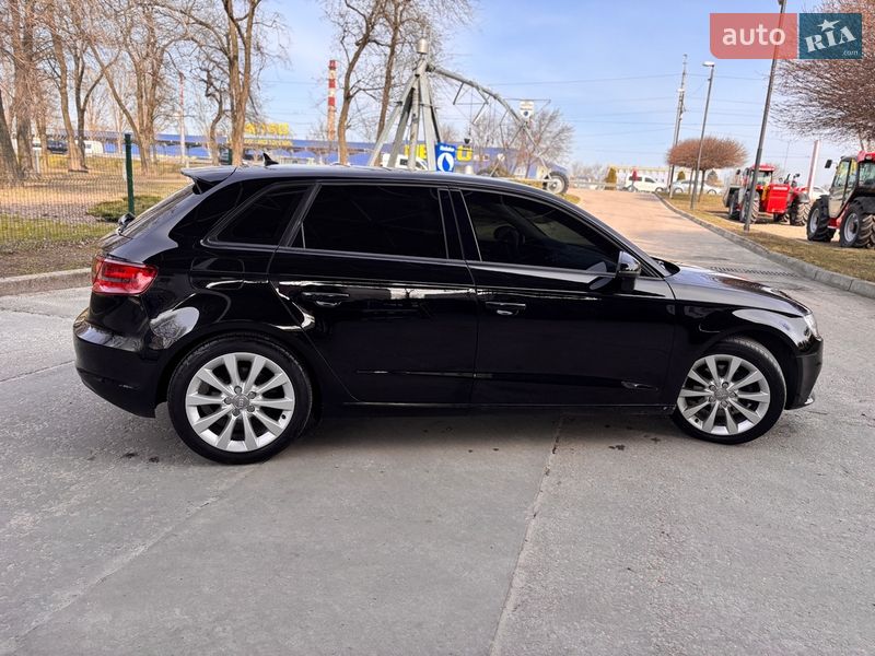 Хэтчбек Audi A3 2015 в Днепре