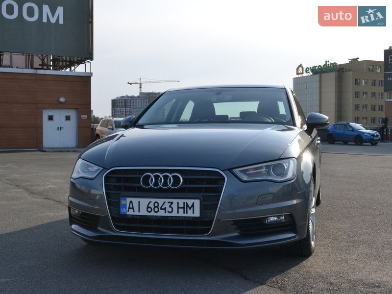 Седан Audi A3 2015 в Киеве