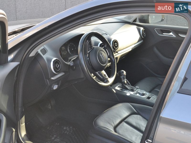 Седан Audi A3 2015 в Киеве