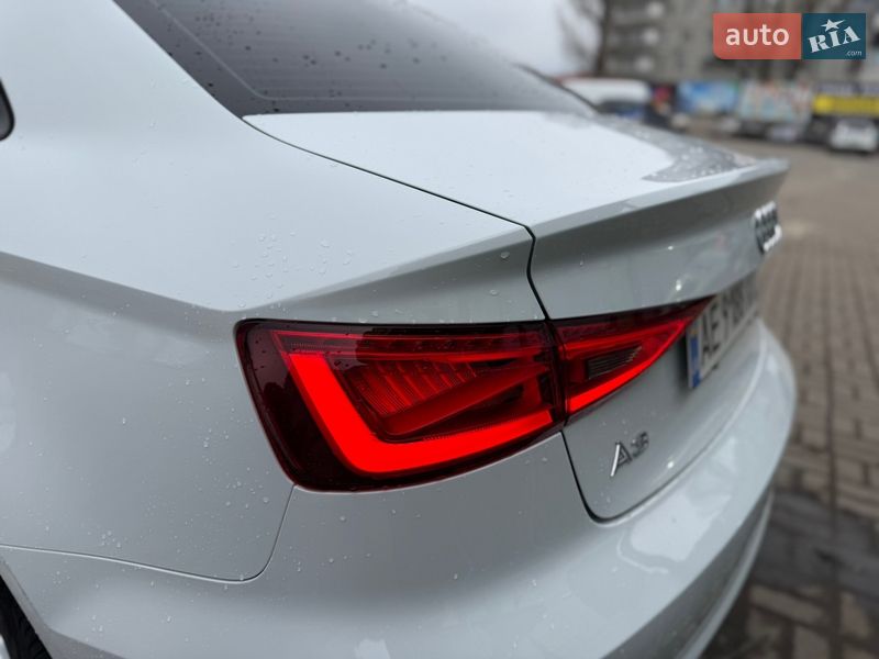 Седан Audi A3 2015 в Павлограде