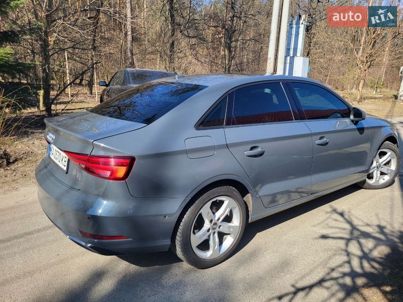 Седан Audi A3 2017 в Киеве