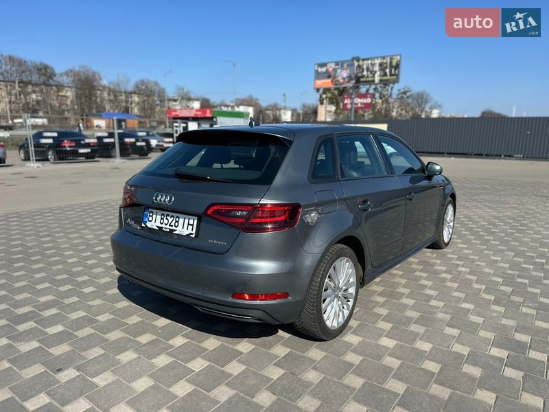 Хэтчбек Audi A3 2015 в Киеве фото 5 Хэтчбек Audi A3 2015 в Киеве