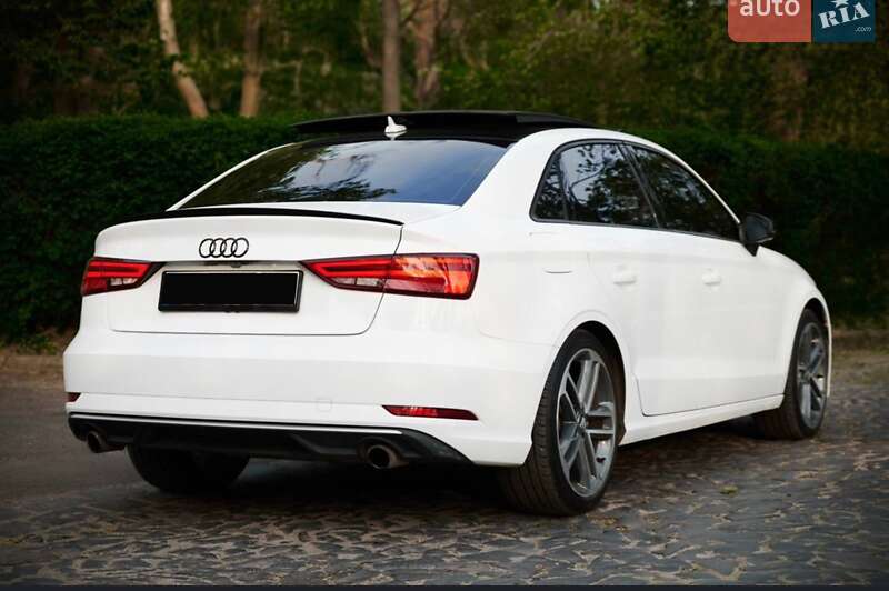 Седан Audi A3 2018 в Львове