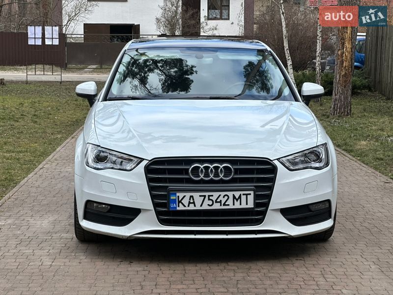 Хэтчбек Audi A3 2015 в Киеве