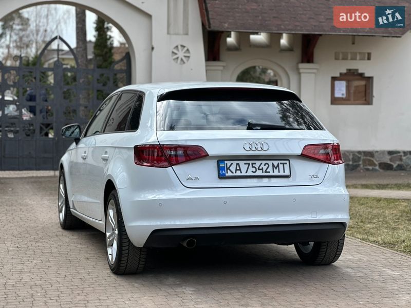Хэтчбек Audi A3 2015 в Киеве