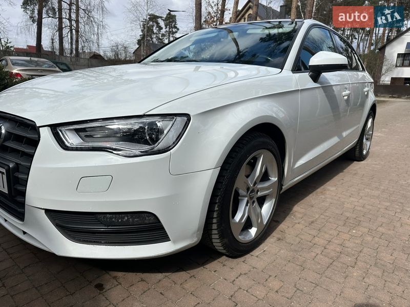 Хэтчбек Audi A3 2015 в Киеве
