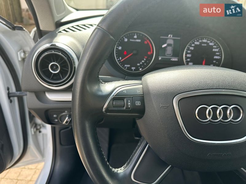 Хэтчбек Audi A3 2015 в Киеве
