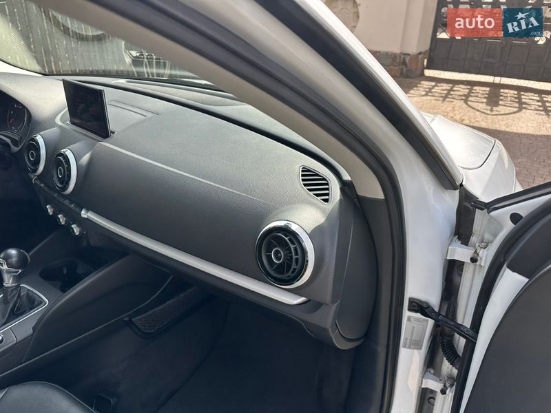 Хэтчбек Audi A3 2015 в Киеве