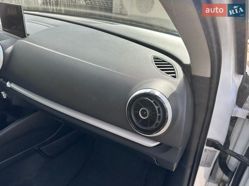 Хэтчбек Audi A3 2015 в Киеве