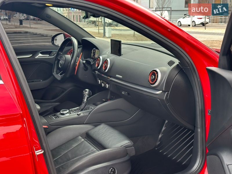 Седан Audi A3 2017 в Рівному