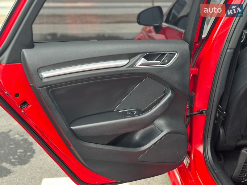 Седан Audi A3 2017 в Рівному