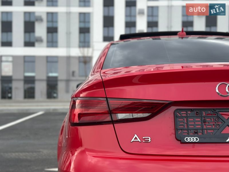 Седан Audi A3 2017 в Рівному