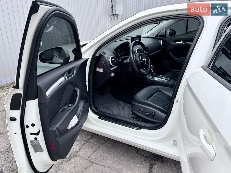 Седан Audi A3 2015 в Запорожье