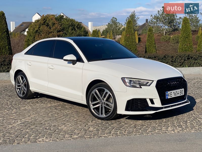 Седан Audi A3 2017 в Днепре