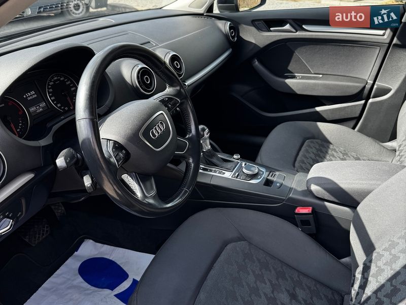 Хэтчбек Audi A3 2016 в Луцке