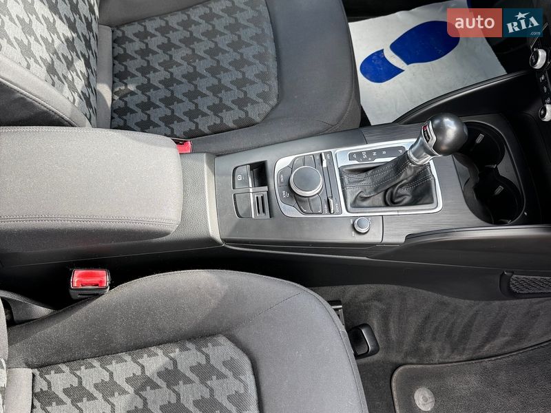 Хэтчбек Audi A3 2016 в Луцке