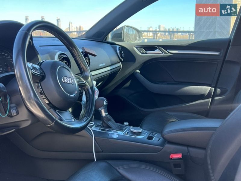 Седан Audi A3 2015 в Киеве